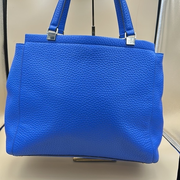 Huge Kate Spade purse. About 15.5 inches wide and about 12 inches tall Blue - Picture 6 of 9